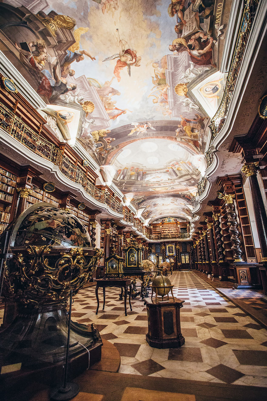 the_klementinum_library_3