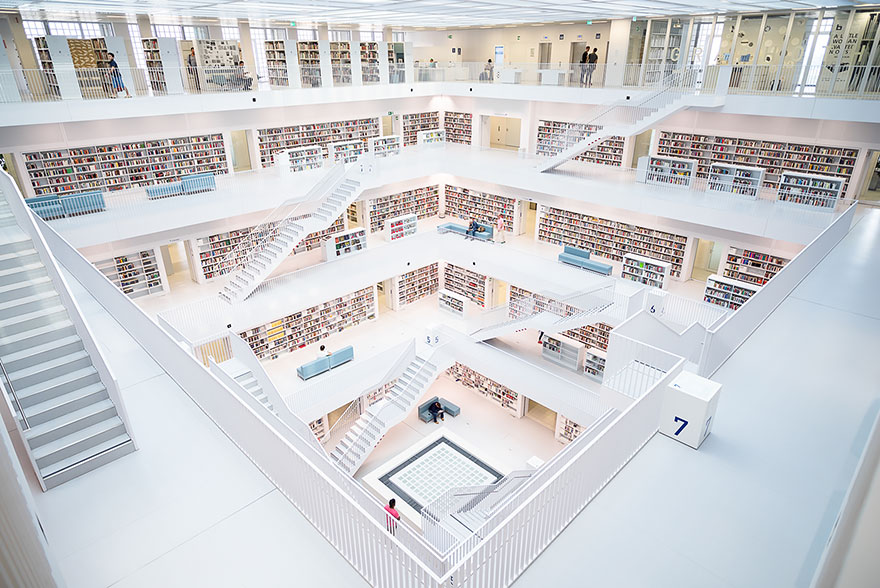 of_the_most_majestic_libraries_in_the_world_11